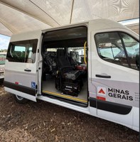 União de Minas amplia transporte de pacientes com nova van para a Saúde